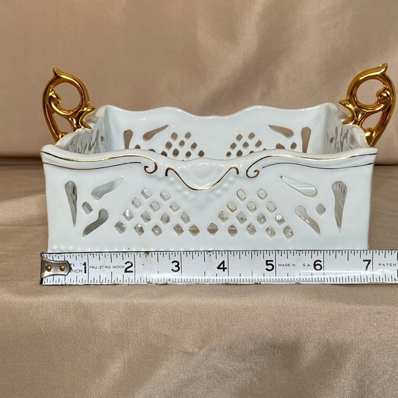 Porcelain Treasures White & Gold Napkin Holder - Picture 9 of 9